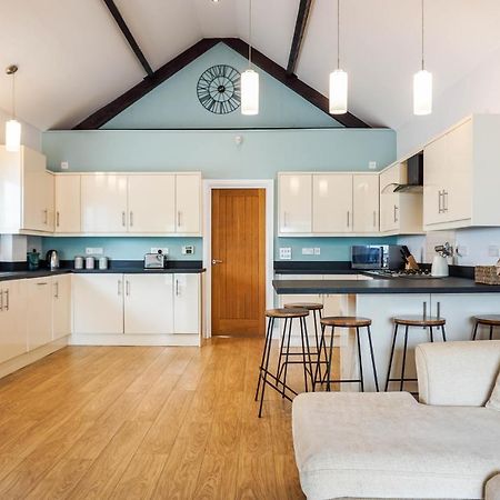 The Beach House - Fully Refurbed March 2024 Oystermouth Dış mekan fotoğraf