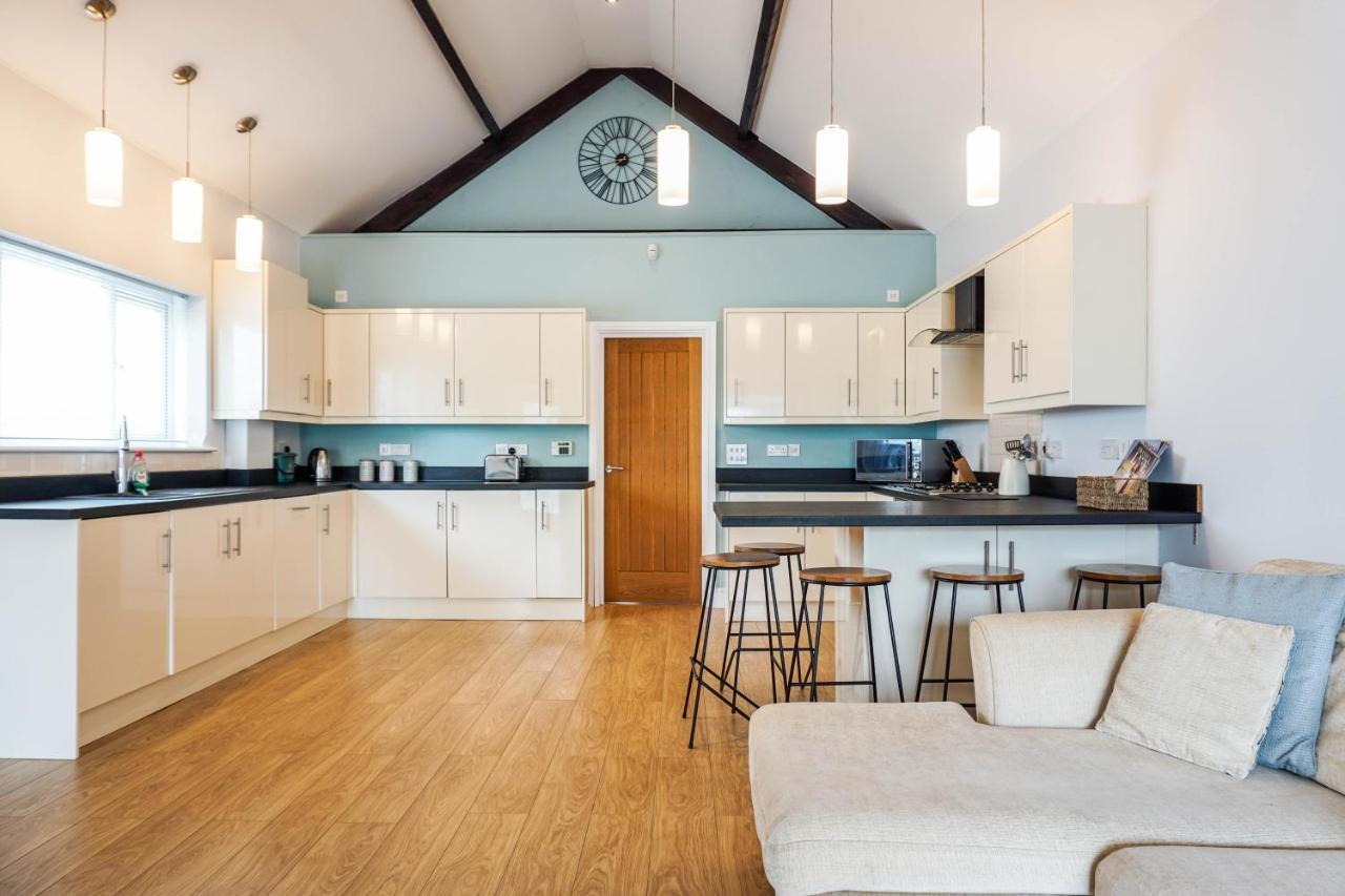 The Beach House - Fully Refurbed March 2024 Oystermouth Dış mekan fotoğraf